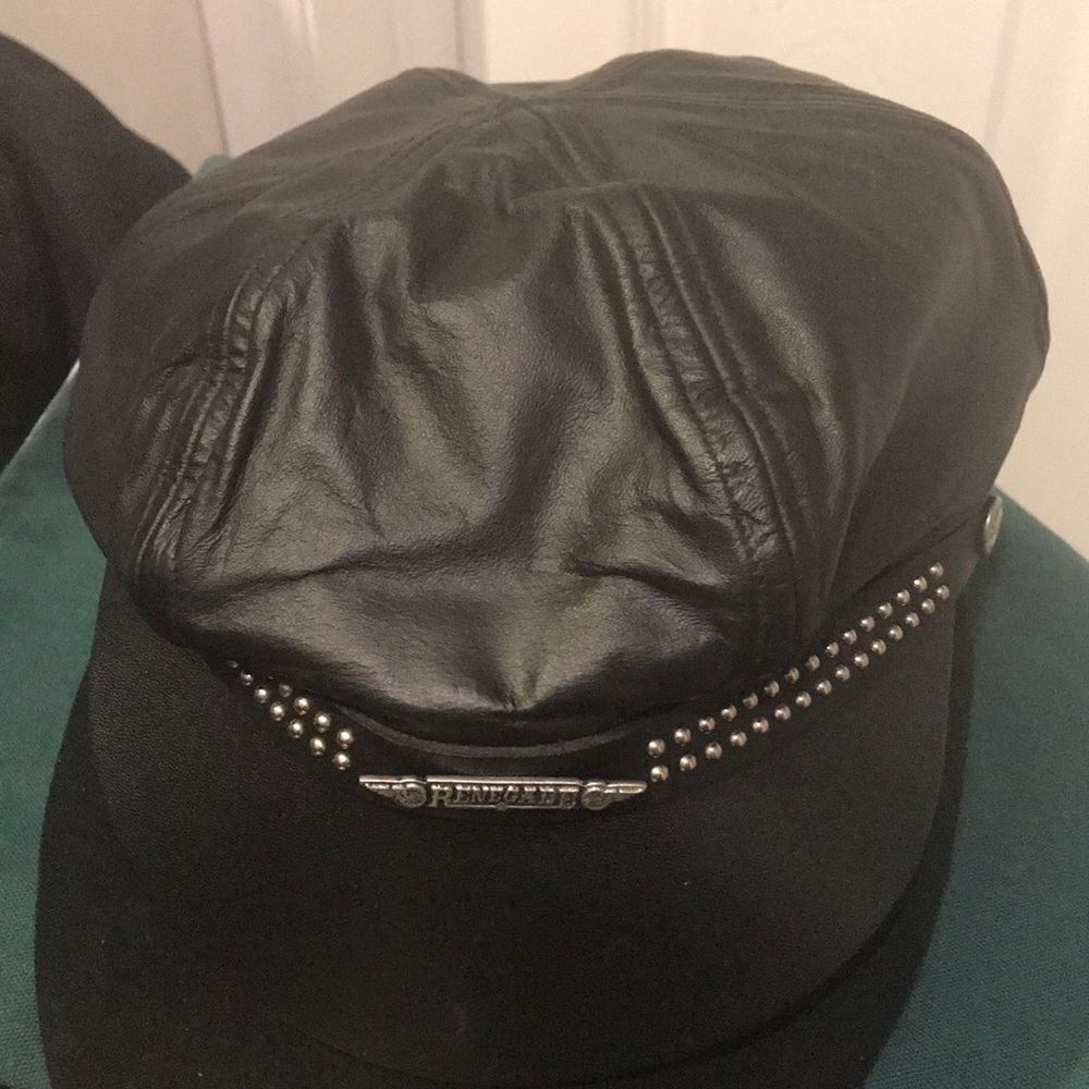 Renegade leather chain trim cap!♥️